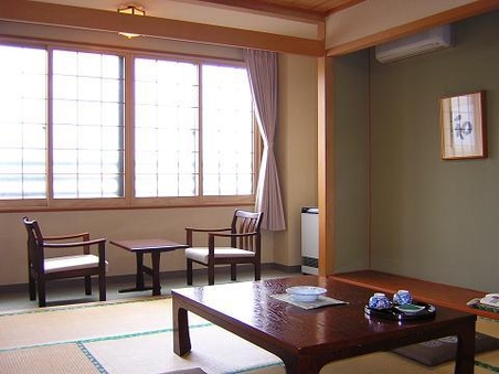 ３名〜４名様◇越中屋のお部屋◇和室１０畳室【無線LAN対応】